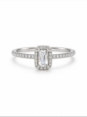925 Silver 1.0 CTW Moissanite Ring NWT